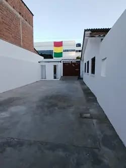 CASA COMERCIAL EN ALQUILER