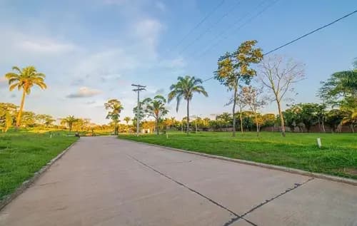 TERRENO EN LA URB LAS PALMAS DEL URUBO