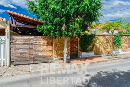 Hermosa casa en Urbanización en Venta
