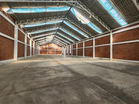 GALPÓN INDUSTRIAL EN ALQUILER – AV. TIAHUANACO, EL ALTO