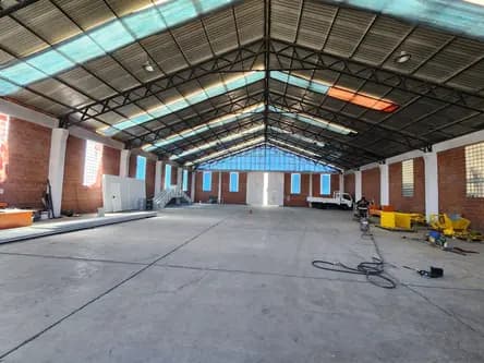 GALPÓN INDUSTRIAL EN ALQUILER – AV. TIAHUANACO, EL ALTO