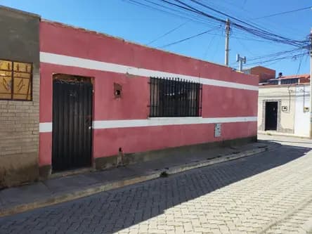 CASA EN VENTA EN PLENA ESQUINA - VILLA ADELA