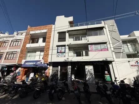 Consultorio Médico en Alquiler - PISO 1-1