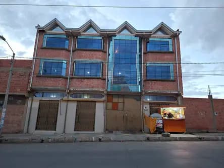 CASA EN VENTA SOBRE AV DOS POSTES