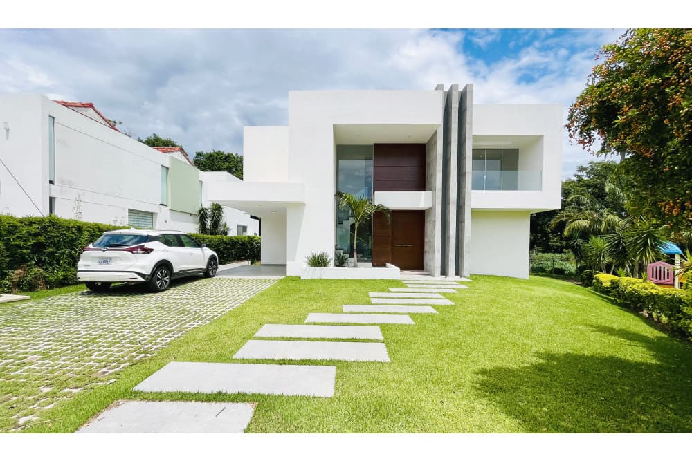 Casa en alquiler Colinas del Urubo La Cañada