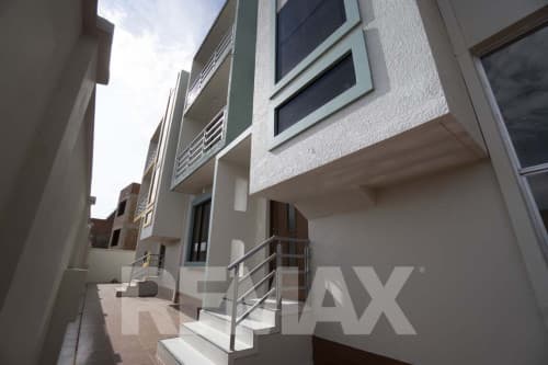 Hermosa Casa en Condominio Privado “Los Jazmines” – Mesadilla Pacata