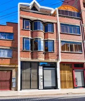 CASA EN VENTA EN ZONA 16 DE JULIO