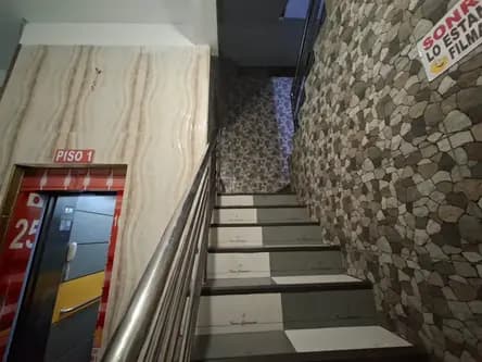 EDIFICIO COMERCIAL ZONA 16 DE JULIO
