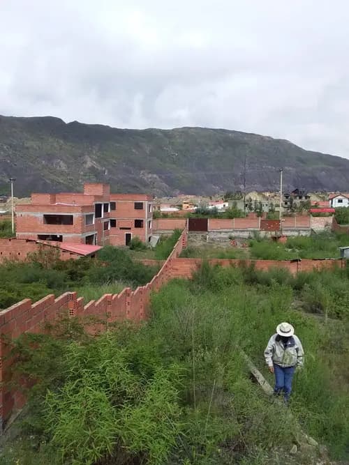 erreno en venta de 1.025,73 m² en Mecapaca, ideal para inversión y desarrollo