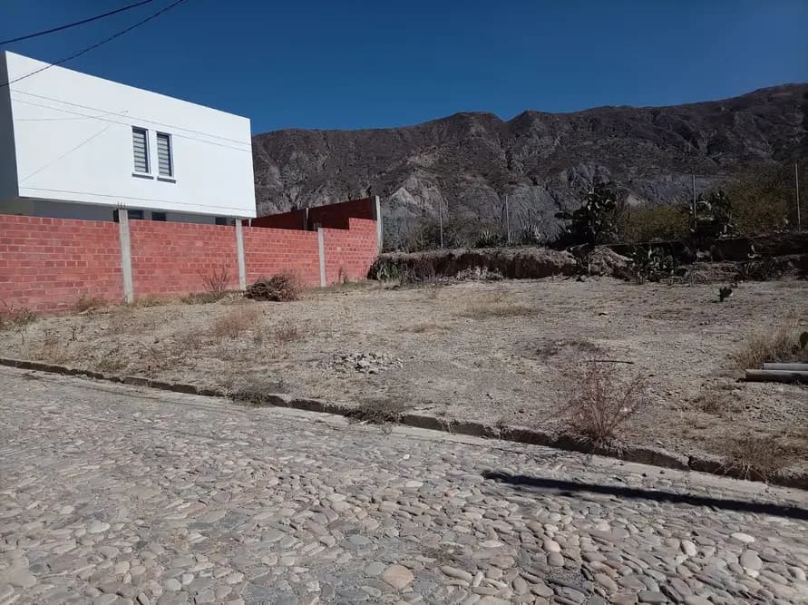 Terreno en venta de 300,6 m² en Mecapaca, ideal para inversión y desarrollo residencial